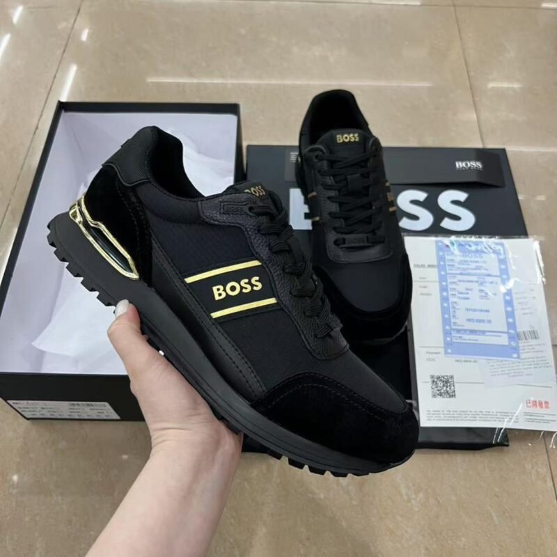 Tênis Casual BOSS Preto com Detalhes Dourados
